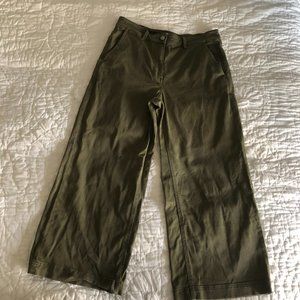Everlane wide leg crop pants, olive green size 12